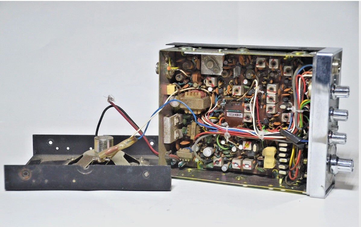 TOP / BOTTOM COVER W/ WORKING SPEAKER COBRA 21 MOBILE CB RADIO